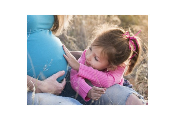 Childbirth and motherhood in the UK. How can you prepare?